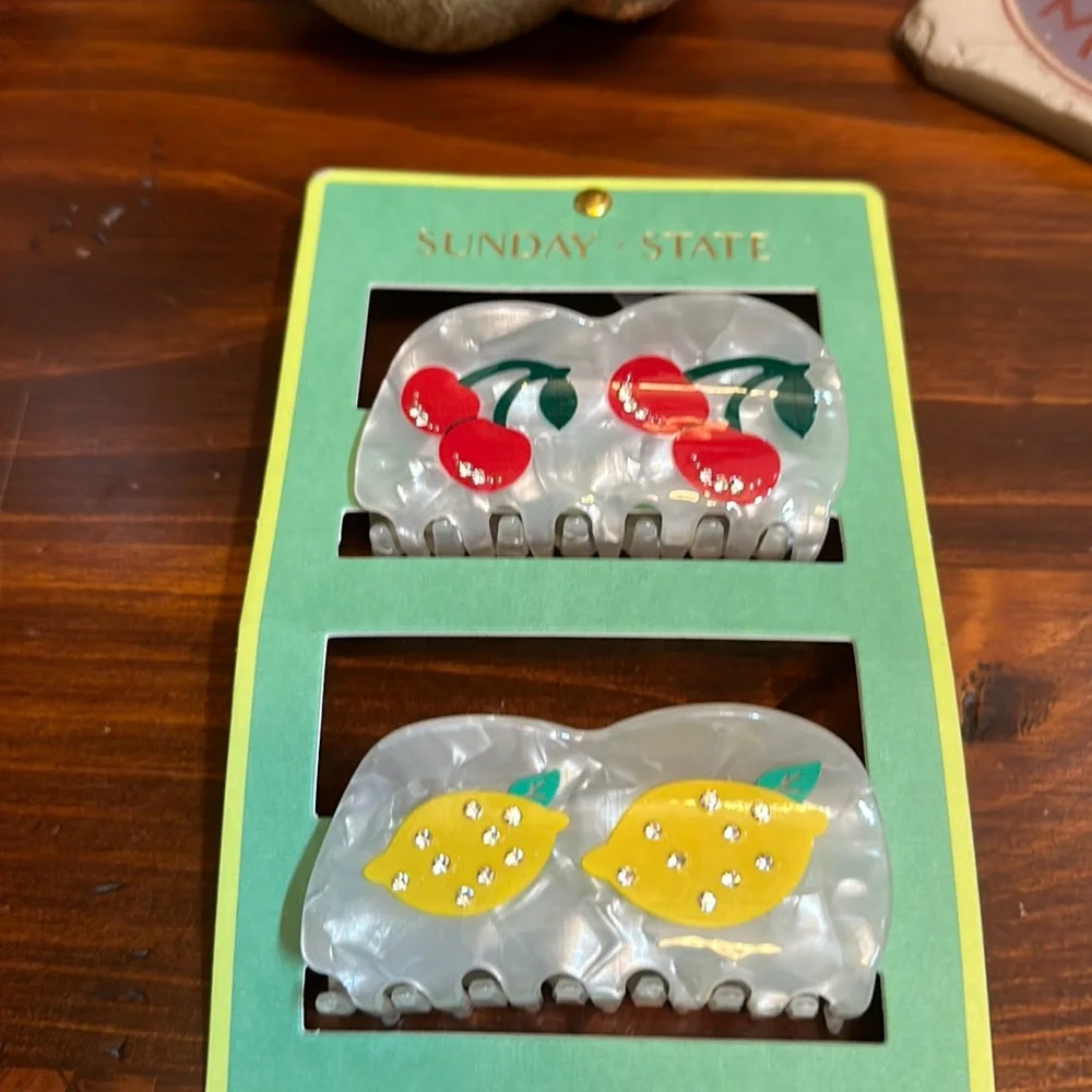 SUNDAY STATE women’s Cherry and Lemon Hair Claw Clip’s pack of two